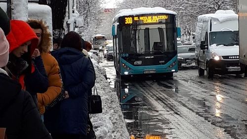 Ministerul Transporturilor a convocat Comandamentul de Iarnă: 1331 de utilaje au fost mobilizate, 33 de mii de tone de nisip și peste 100 de mii de tone de sare