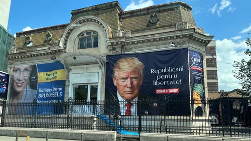Sediul Partidului Republican, aliatul AUR, branduit cu imaginea lui Donald Trump