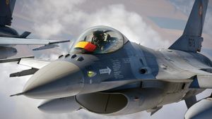ANALIZĂ: România este neputincioasă și nu are suficiente mijloace eficiente pentru a doborî dronele care îi încalcă spațiul aerian / De ce aceasta este o misiune dificilă pentru avioanele F-16