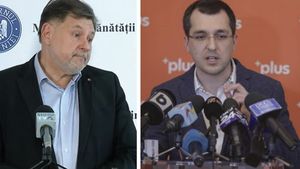 Vlad Voiculescu, se declară ”disperat” de ministrul Rafila: ”Ce om întreg la minte nu ar face măcar ceva serios în 9 luni (!!!) de mandat? Ceva…orice” / ”Fabulosul doctor cu epoleți Rafila (...) de 9 luni comentează și se vaită” / ”Cât de puturos și de blazat să fii?”