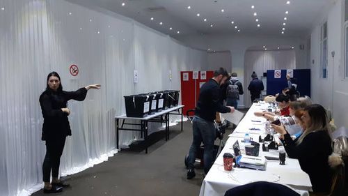 Românii din UK, cei mai activi din diaspora. Au votat cu 40% mai mulți decât în primul tur