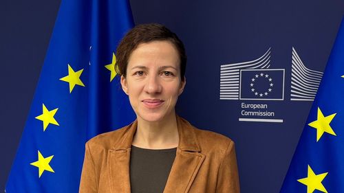EXCLUSIV Roxana Mînzatu, vicepreședinta Comisiei Europene, despre limitarea accesului la rețelele sociale a copiilor sub 15-16 ani: Analizăm în momentul de față toate variantele. Nu ne dorim ca fiecare țară să aibă reglementări diferite în privința accesului minorilor la rețele