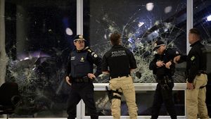 Poliţia braziliană a arestat membri ai unei bande create pentru a spiona şi ucide parlamentari şi judecători