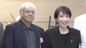 Premierul Japoniei, întâlnire cu trupa britanică Deep Purple: Când mă cert cu soțul meu, cânt la tobe pe melodia „Burn” și îi arunc un blestem