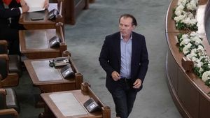 Comisia juridică a Senatului, vot în unanimitate pentru ridicarea imunităţii lui Florin Cîţu, în dosarul achiziţiei vaccinurilor / Urmează votul în plen / Cîţu: Guvernul pe care l-am condus a luat toate deciziile în conformitate cu legislaţia