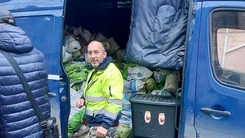 FOTOGALERIE / INTERVIU Povestea voluntarului din Mureș care duce ajutoare în Ucraina și salvează refugiați: ”Reacția lor te motivează să te mai duci” / ”Când m-am trezit, erau morți în jur”