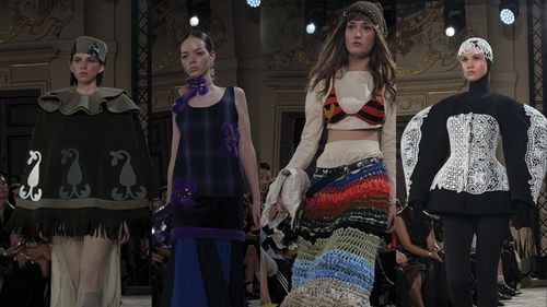 PARTEA 1 Noua generație de design românesc la concursul Next Generation prezentat la Mercedes-Benz Bucharest Fashion Week: cinci viziuni distincte între concept, material și identitate estetică