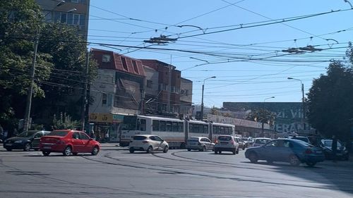 BREAKING Circulația tramvaielor a fost blocată în zona Colentina după ce o femeie a sesizat o geantă suspectă într-o stație/ UPDATE În bagaj au fost găsite produse cosmetice
