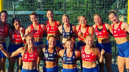 Pink s-a oferit să plătească amenda primită de echipa norvegiană feminină de handbal pe plajă pentru că nu a purtat bikini