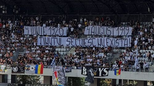 Meciul de fotbal Universitatea Cluj - Sepsi Sfântu Gheorghe, oprit zece minute din cauza scandărilor xenofobe ale suporterilor români