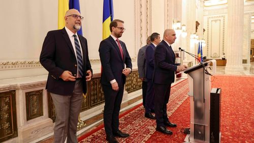 SURSE Coaliția PSD-PNL-USR-UDMR a discutat concedierea a 10% din funcționarii din primării și administrația centrală / Desființări de instituții / Decizia, amânată încă o săptămână