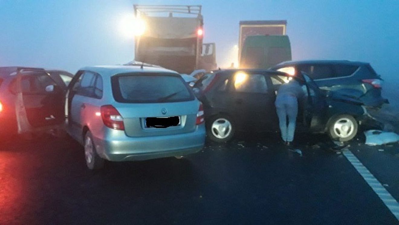 Accident cu 10 autovehicule pe centura Brașovului. Trei persoane au fost rănite
