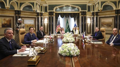 Discuțiile SUA - Rusia din Arabia Saudită s-au încheiat / Zelenski: „Negocierile nu ar trebui să aibă loc pe la spatele nostru” / Moscova califică discuțiile drept “constructive” / Rubio a convenit cu oficialii ruși să stabilească un „mecanism de consultare pentru a aborda (factorii) iritanți ai relației SUA-Rusia” / Planul de pace ar include organizarea de alegeri în Ucraina
