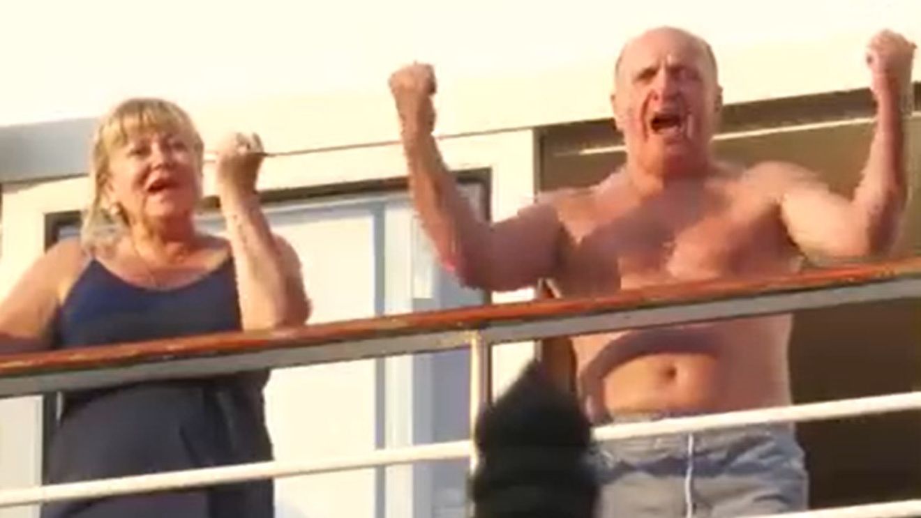 Un vas de croazieră cu turiști ruși a vizitat Batumi, Georgia. A fost întâmpinat cu imnul Ucrainei și huiduieli