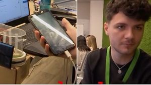 Un student clujean a creat pantofii care încarcă telefonul în mers / A obținut locul 3 la competiția ”Internet of Things Student Challenge”