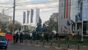 Ploiești: După aproape 3 luni de când a fost întreruptă apa caldă, noua societate Termo Ploieşti anunță că începe probele pentru repornirea sistemului de alimentare / Sistemul de termoficare a fost preluat de Primărie