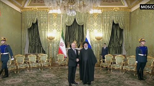 Putin l-a primit în vizită la Kremlin pe președintele iranian Ebrahim Raisi: Relaţiile noastre se dezvoltă foarte bine”