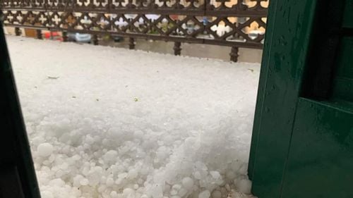 Cod portocaliu de ploi torențiale și grindină în județele Neamț și Iași