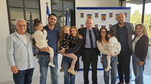 Două ostatice eliberate de Hamas au primit cetăţenia română. Una dintre ele, Danielle Alony, apăruse într-o înregistrare video difuzată de teroriștii palestinieni