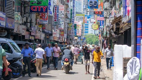 Sri Lanka, la un pas de faliment după ce rezervele insulei s-au prăbușit în urma pandemiei COVID-19 și a guvernării slabe/ Țara, puternic dependentă de turism, nu-și mai poate plăti datoriile externe