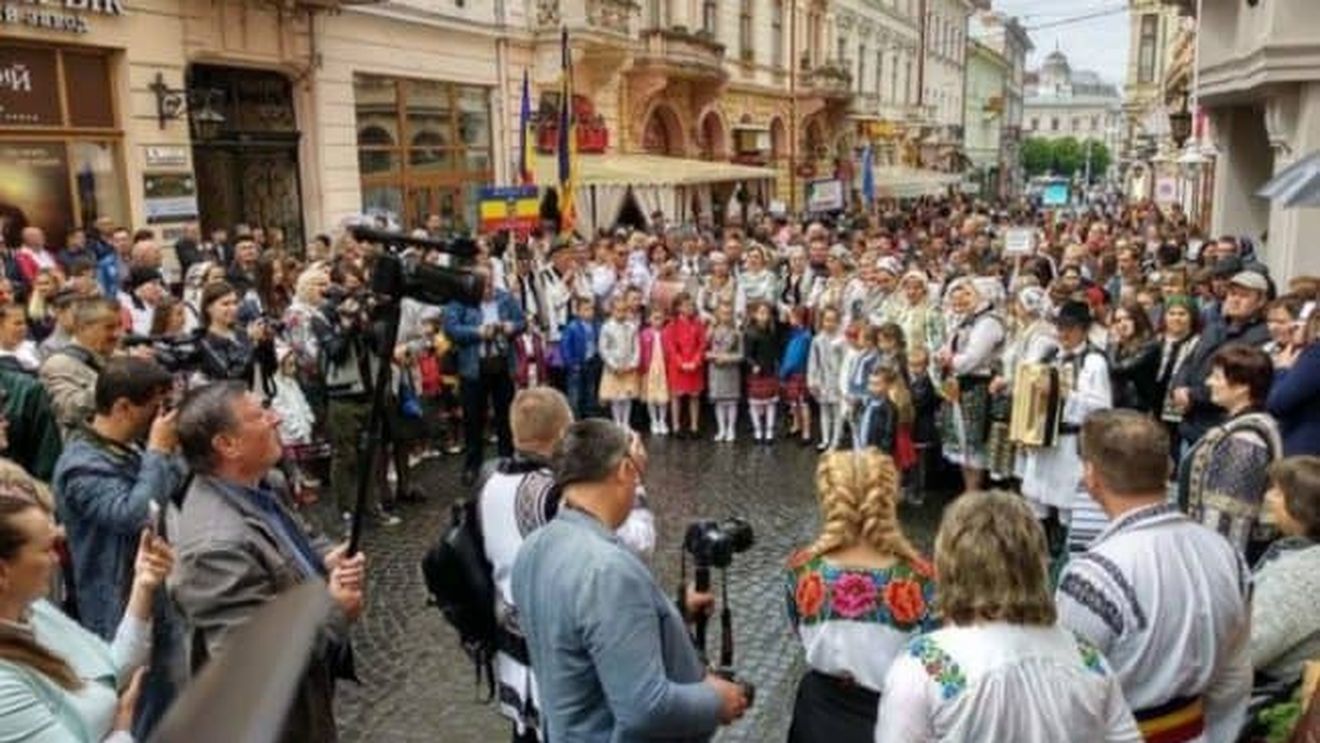 Guvernul a suplimentat bugetul pentru bursele de studiu ale elevilor români din Ucraina