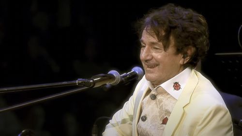 VIDEO Goran Bregović lansează un nou album, „The Belly Button of The World”. Artistul spune că ideea i-a venit în timpul pandemiei, iar inspirația pentru combinația neobișnuită de ritmuri vine din liturghiile creștină, evreiască și musulmană