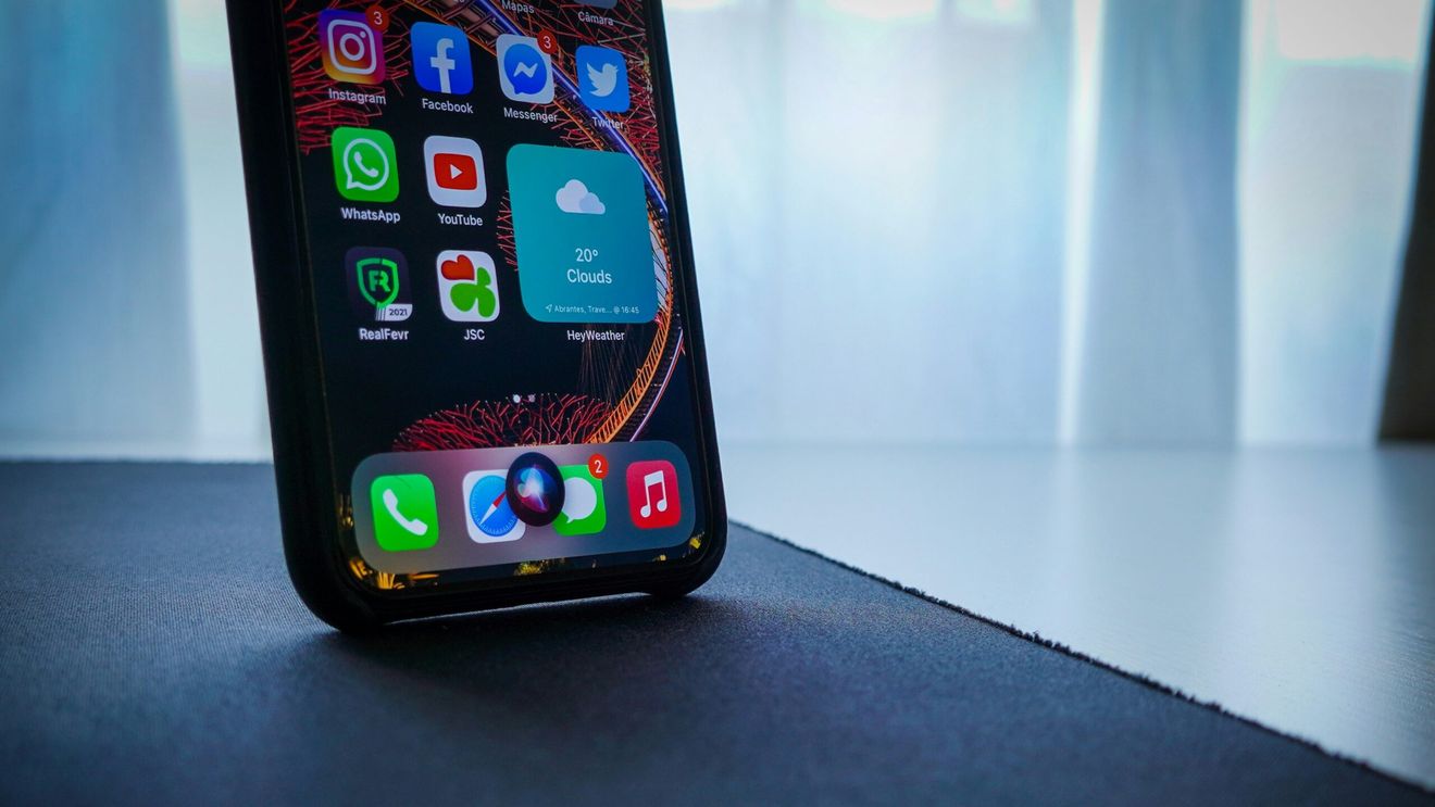 Apple dezvăluie mult aşteptata versiune Siri AI, după întârzieri