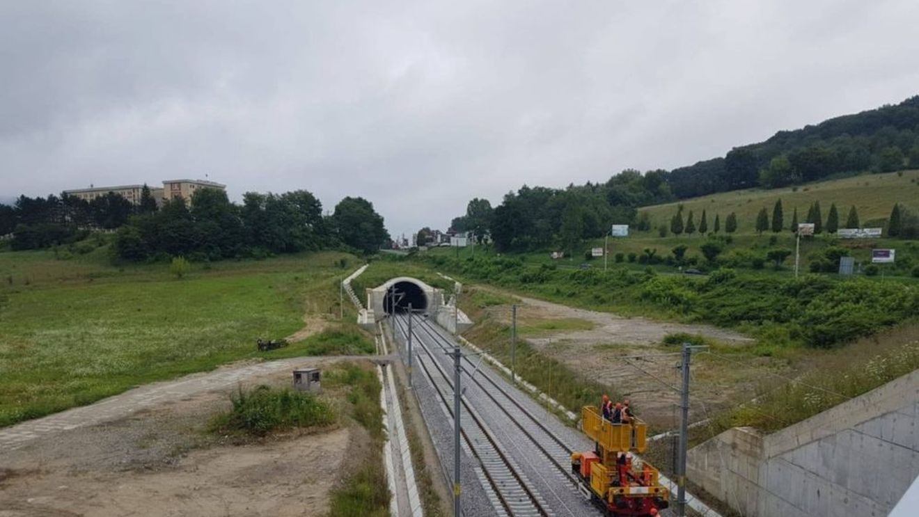 CFR va recepționa până la finalul anului lucrările de modernizare a căii ferate dintre Simeria și Sighișora, care au început în perioada 2011-2013