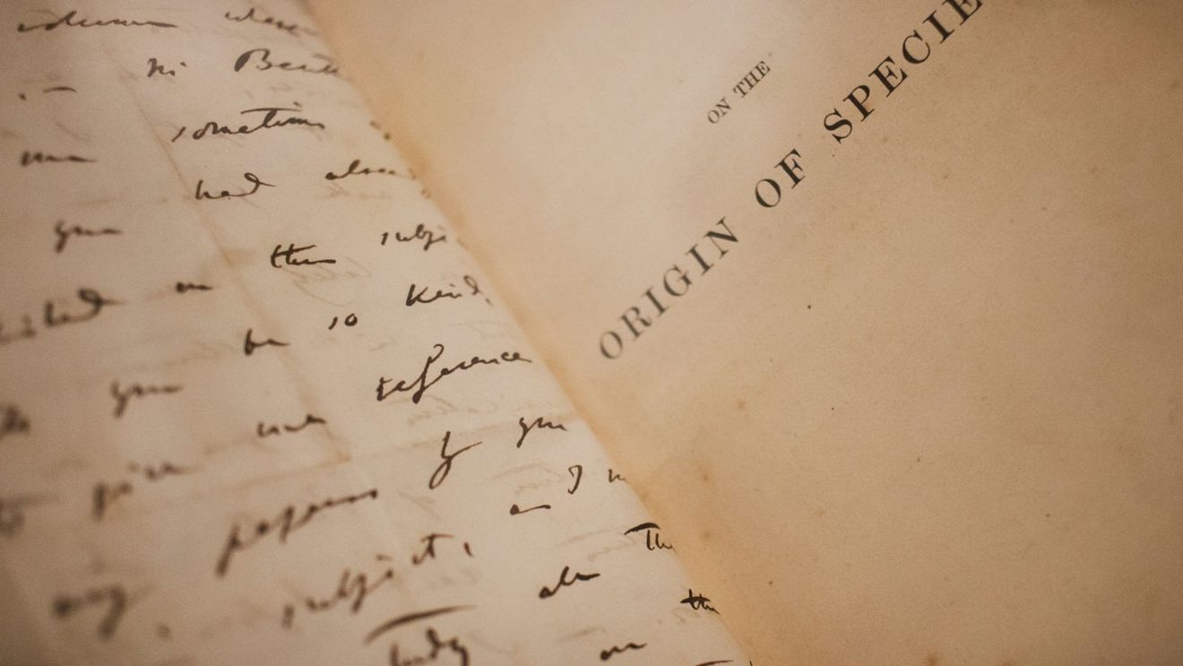De la lucrări științifice la romane de călătorie și ilustrații: Biblioteca personală a lui Charles Darwin este acum disponibilă online