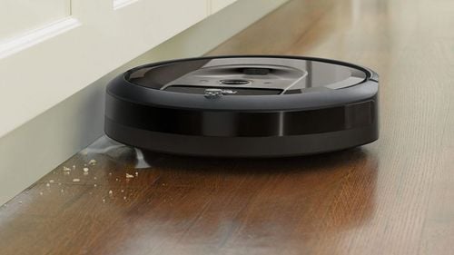 Preluarea iRobot de către Amazon va fi blocată de UE / Comisia Europeană se teme că producătorul aspiratorului Roomba va fi avantajat de site-ul de comerț electronic în dauna altor companii rivale