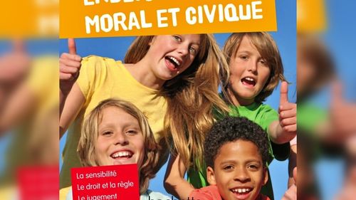 Numărul de ore de educație civică din Franța vor fi dublate din septembrie 2024 și elevii vor avea curs de istoria artei, anunță președintele Emmanuel Macron, care vrea și introducerea teatrului în școli