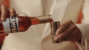 Poliţia italiană a pus sub sechestru acţiuni ale holdingului Campari în valoare de peste un miliard de euro / Grupul de băuturi alcoolice, acuzat de fraudă fiscală