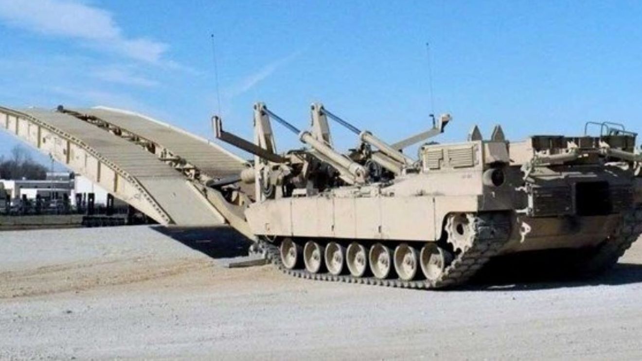 Publicație americană: Armata SUA și cea a României comandă sisteme Joint Assault Bridge, un vehicul pe șenile, blindat, montat pe șasiu de tanc Abrams / Contractul este evaluat la 49 de milioane de dolari