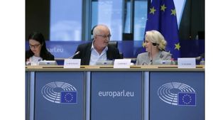 România, sub lupa Parlamentului European: Statul de drept, dezbătut luni în comisia pentru libertăți civile și justiție, iar miercuri în plenul legislativului comunitar. Cum a încercat Dăncilă, fără succes, să îndulcească tonul Bruxelles-ului
