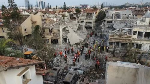 Ministerul de Externe: Autorităţile, în contact cu mai multe grupuri de cetăţeni români în Israel şi Iran, inclusiv pelerini din Bethleem / Prioritatea este securitatea acestora, ţinând cont că spaţiile aeriene sunt în continuare închise