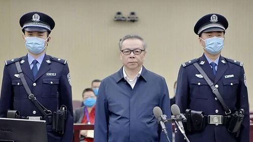 Fostul şef al unei corporaţii financiare a fost condamnat la moarte în China pentru "corupţie şi bigamie"