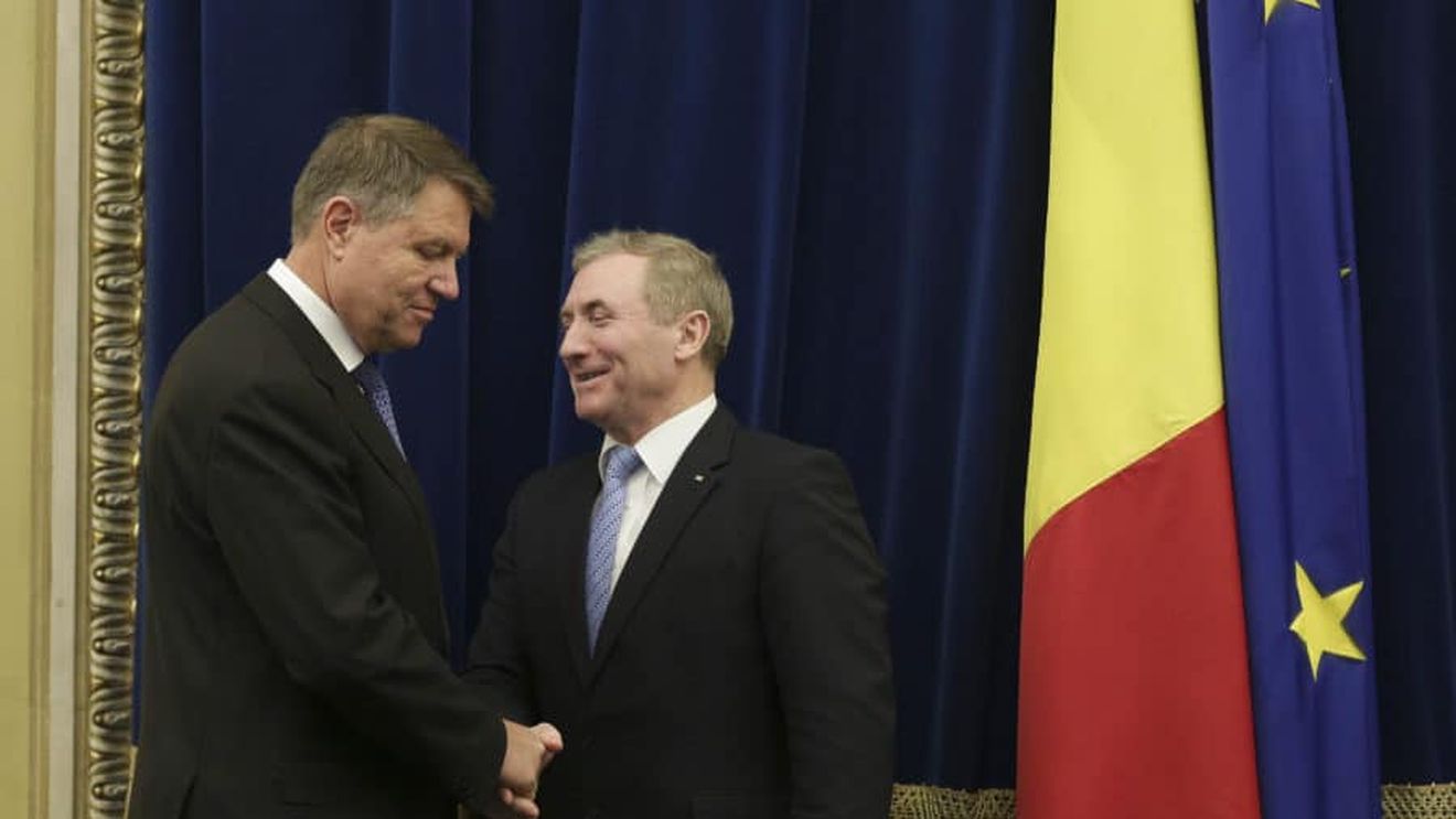 Iohannis anunță că nu va lua nicio decizie privind solicitarea de revocare a procurorului general până la un verdict al judecătorilor: Infractorii încearcă să acapareze justiţia