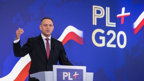 Președintele Poloniei propune o lege care ar pedepsi cu închisoarea oficialii care îi pun la îndoială prerogativele. Guvernul îl califică drept "autocratic"