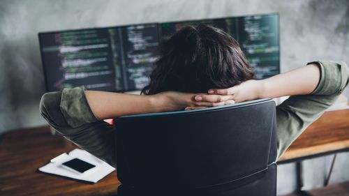EXCLUSIV Fondator platformă IT: „Vibe Coding-ul” schimbă modul în care este scris software-ul, dar nu va înlocui niciodată developerii