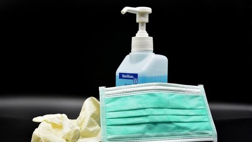 Uniunea Europeană ia în considerare interzicerea utilizării etanolului în dezinfectantele pentru mâini din cauza riscului de cancer (Financial Times)