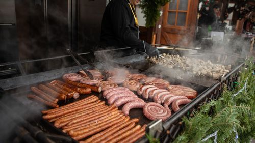 Primăria Braşov a început pregătirile pentru Târgul de Crăciun și selectează agenții economici care vor să participe / Pe 30 noiembrie se aprind luminiţele în centrul oraşului