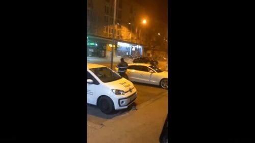 VIDEO Drifturi urmate de accident în centrul Ploieștiului, noaptea trecută: Momentul în care șoferul teribilist lovește o altă mașină cu pasageri