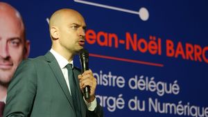 VIDEO Şeful diplomaţiei franceze, Jean-Noël Barrot, a refuzat să intre în Consulatul General al Franţei după ce poliţia israeliană a arestat doi jandarmi francezi pe domeniul naţional francez de la Ierusalim Eleona: ”Situaţie inacceptabilă”