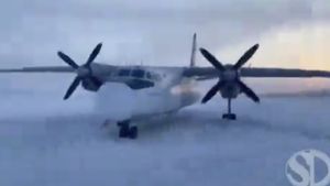 Un avion rusesc de pasageri a aterizat din greșeală pe un râu înghețat
