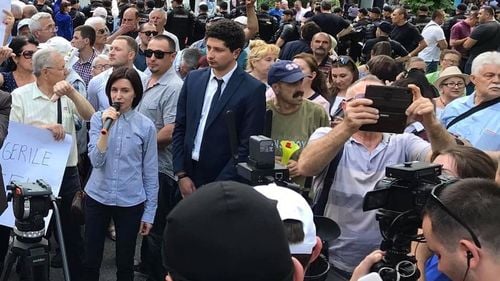 Maia Sandu și Igor Dodon își cheamă susținătorii la miting duminică la ora 11.00