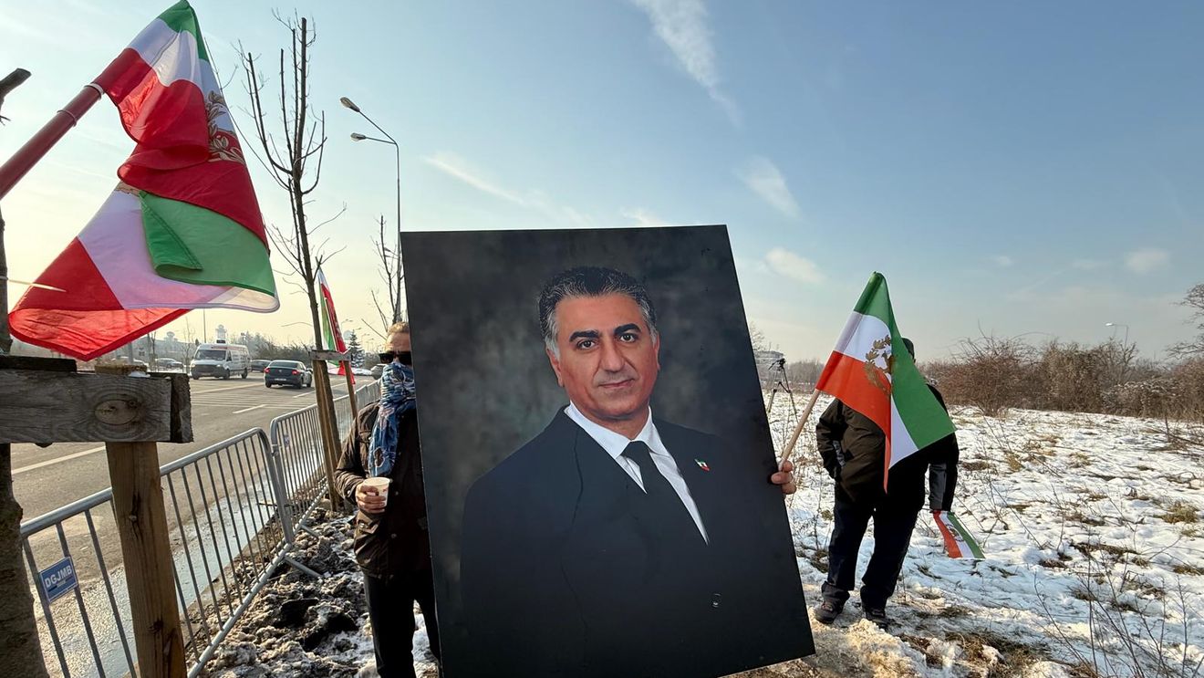 Cel puţin 5.000 de morţi în revoltele din Iran, anunță mai multe ONG-uri, care susțin că bilanțul real poate ajunge chiar și la 25.000 de persoane ucise / Accesul la internet, reluat parţial