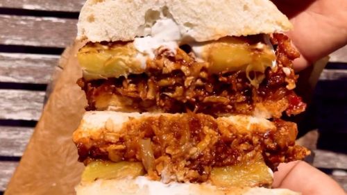 Mic dejun vegan: sandwich cu tofu și ananas/ Gustul perfect și nutrienți echilibrați