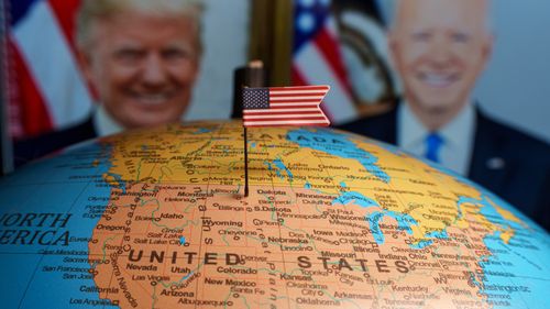 Biden i-a îndemnat pe americani să-şi păstreze credinţa, în ultima sa zi în funcţie / Trump își preia, luni, mandatul