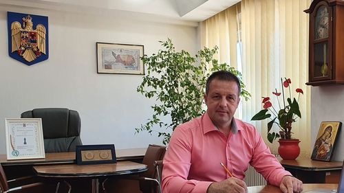 Primarul din Brăila, după decizia CCR referitoare la portul măştii: Aştept şi anularea măsurilor absurde privind restricţiile de circulaţie după ora 22.00 şi eliminarea certificatului verde sau cum se cheamă el