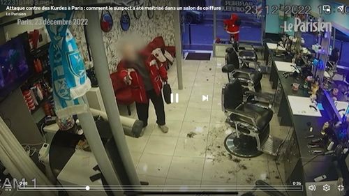 Suspectul pentru omorul a trei imigranți kurzi la Paris prezentat în fața unui judecător de instrucție. Kurzii din Franța își manifestă furia față de acest atentat